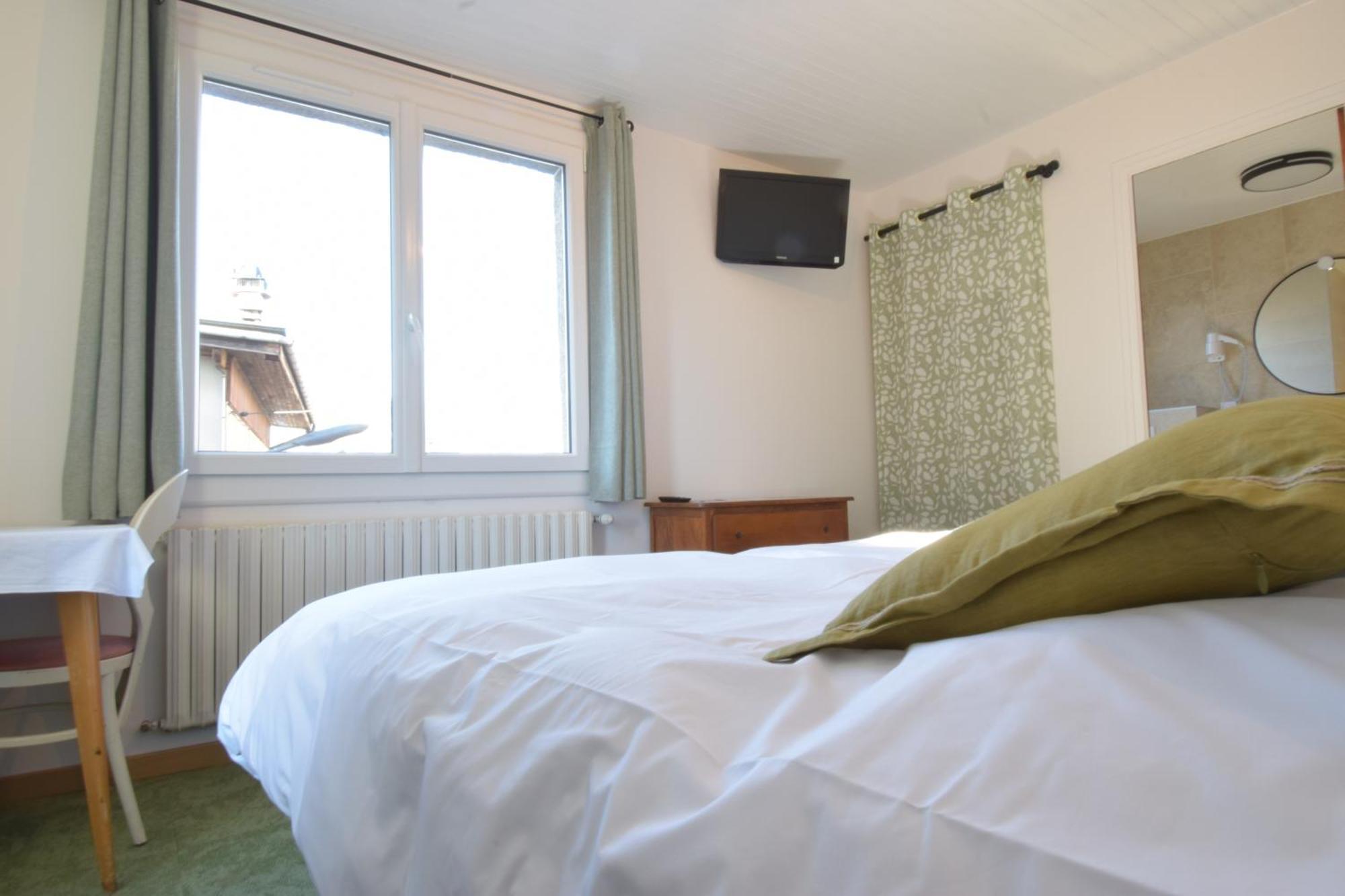 Hotel Les Chenets Saint-Julien-en-Champsaur Екстер'єр фото