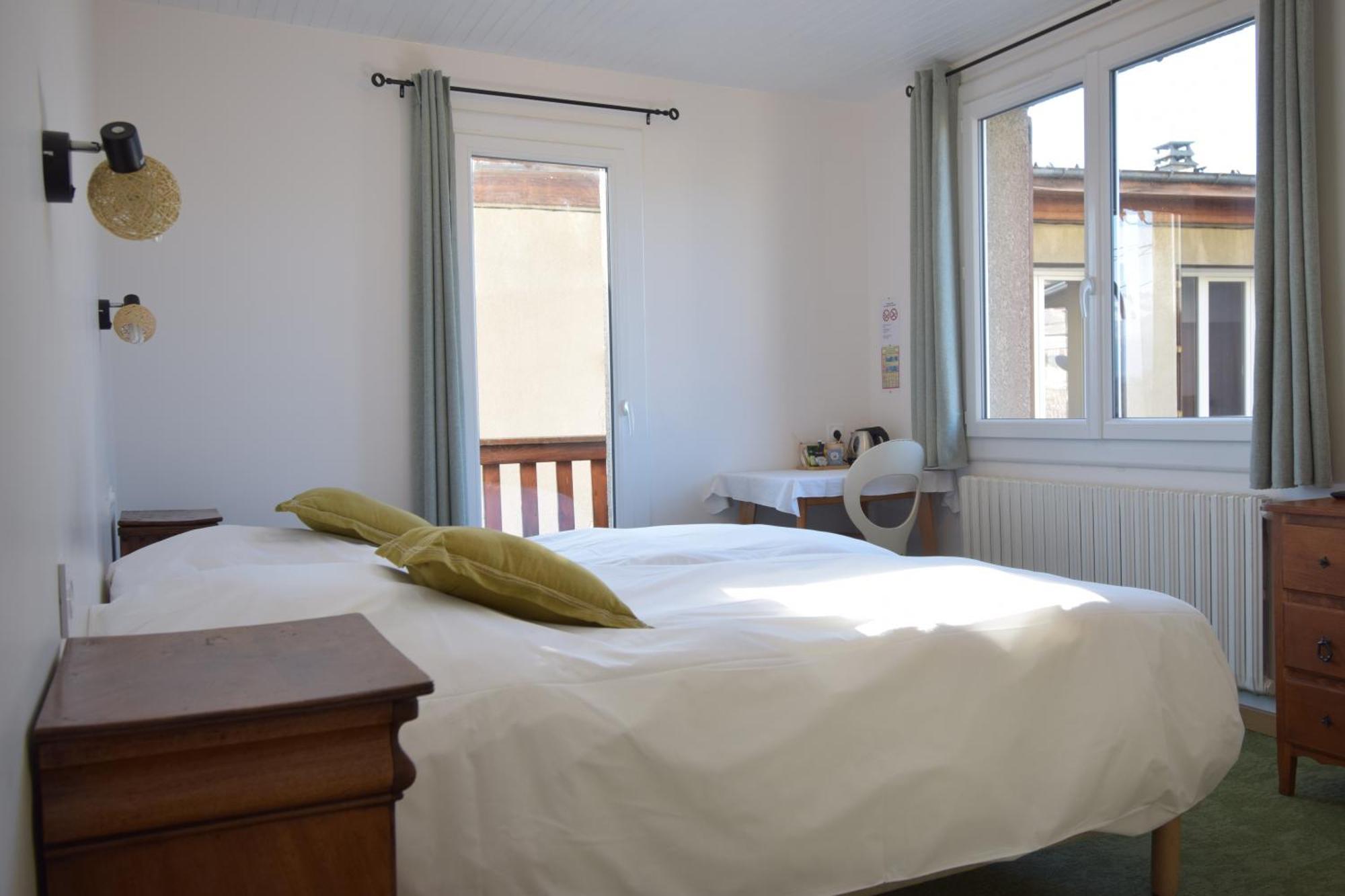 Hotel Les Chenets Saint-Julien-en-Champsaur Екстер'єр фото