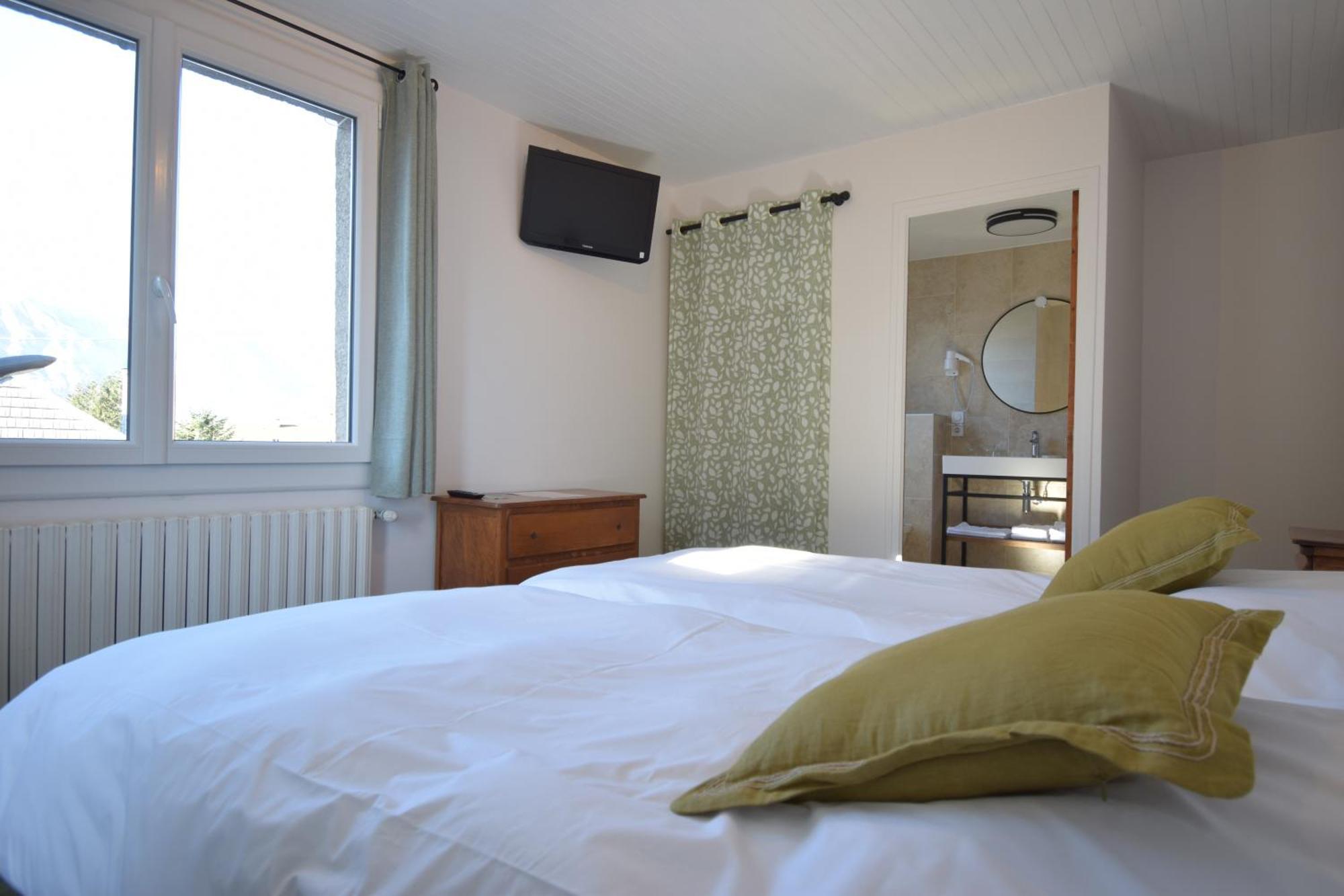 Hotel Les Chenets Saint-Julien-en-Champsaur Екстер'єр фото