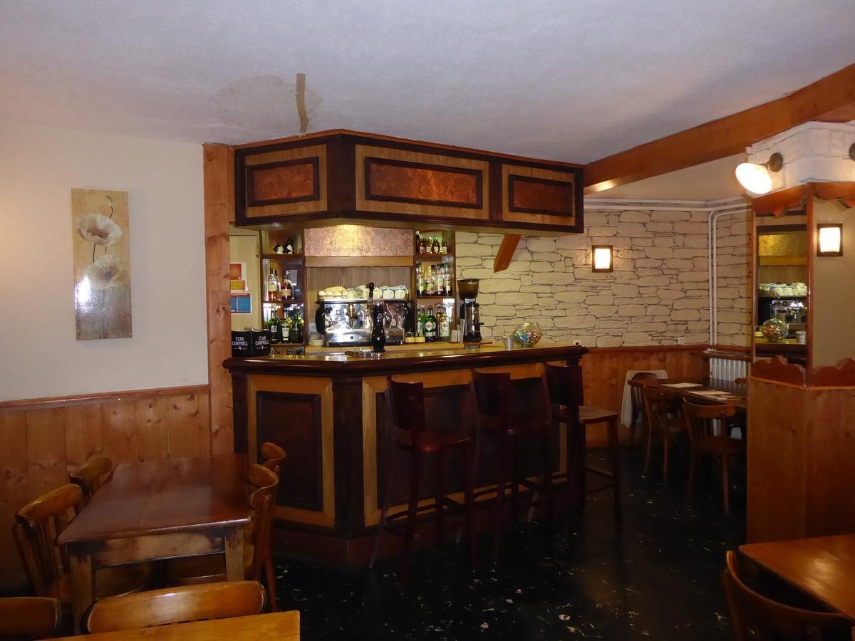 Hotel Les Chenets Saint-Julien-en-Champsaur Екстер'єр фото